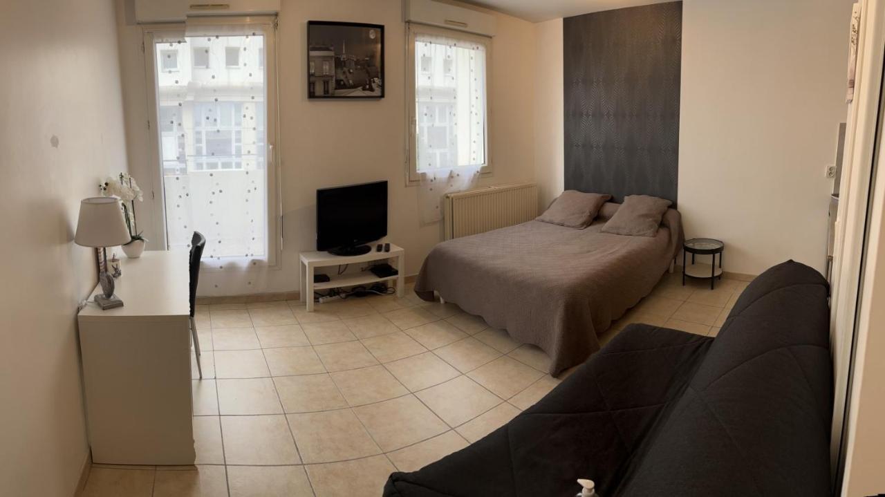 Studio Meuble Bussy-Saint-Georges Exterior foto